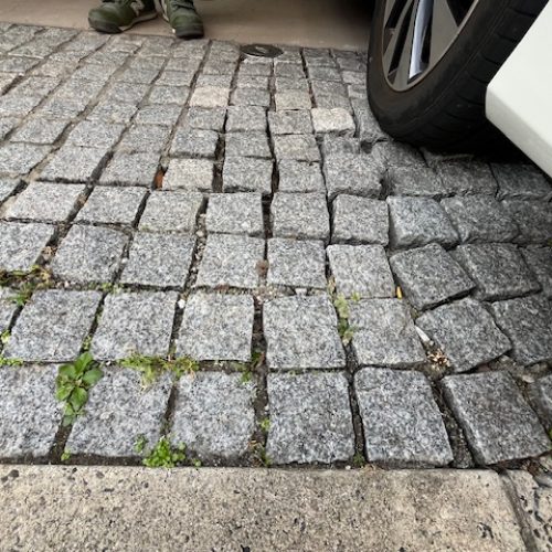 I邸P土間インターロッキング前２