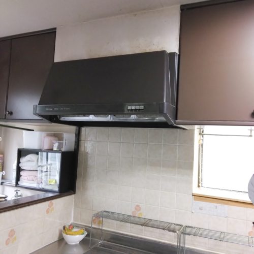 T邸_レンジフード_施工前_01