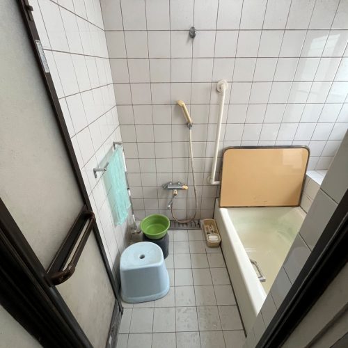 安佐北区F邸浴室シャワー水栓交換ビフォー
