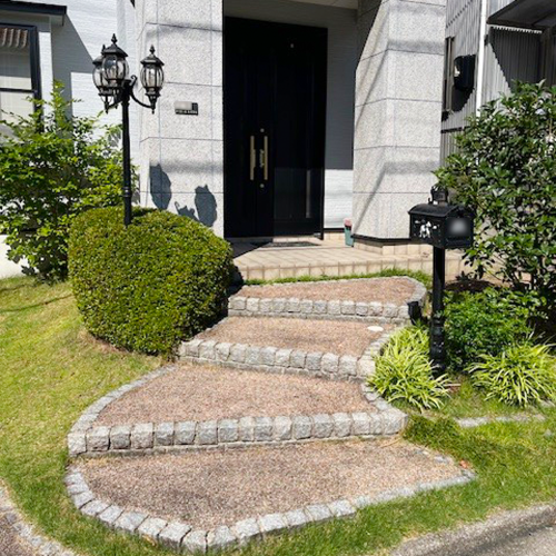 玄関前タイル_広島市東区U邸_ビフォー01