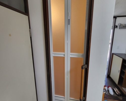 Ｇ邸浴室入口扉完１