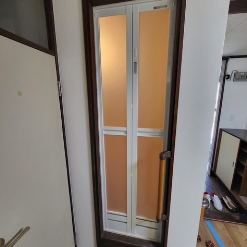 Ｇ邸浴室入口扉完１